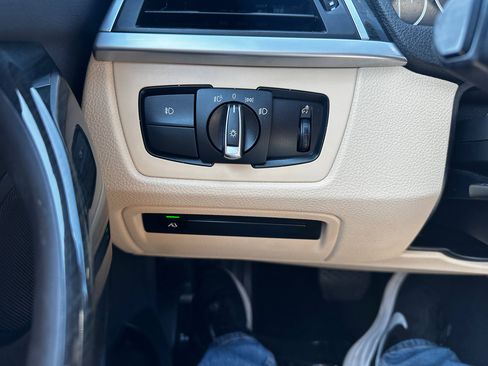 Used 2018 BMW 330i xDrive Sedan w/ Convenience Package image 15