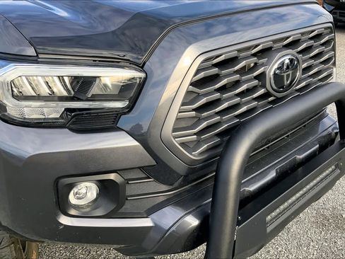 Used 2022 Toyota Tacoma TRD Sport w/ TRD Premium Sport Package AWD/4WD image 28