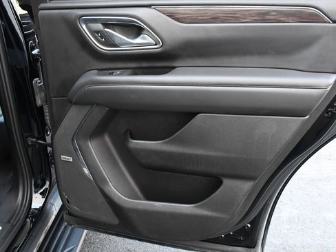 Used 2022 Chevrolet Tahoe LT w/ Luxury Package image 19