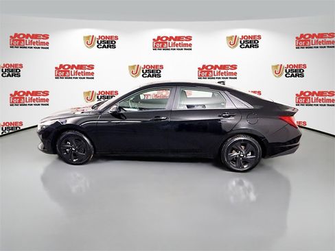 Certified 2023 Hyundai Elantra Blue image 14