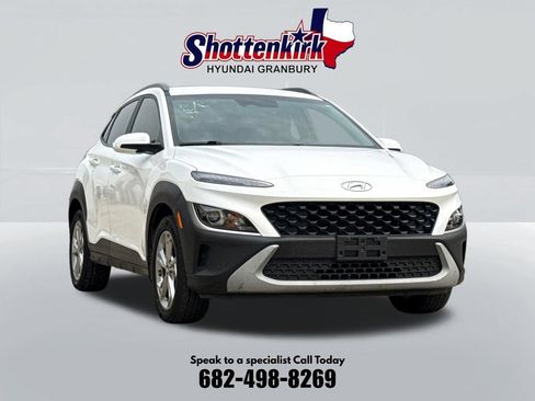 Used 2023 Hyundai Kona SEL AWD/4WD image 3