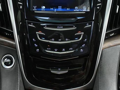 Used 2020 Cadillac Escalade Luxury image 35
