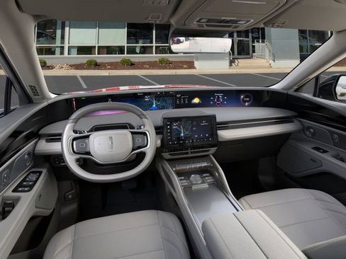 Used 2025 Lincoln Nautilus Premier w/ Equipment Group 102A image 9