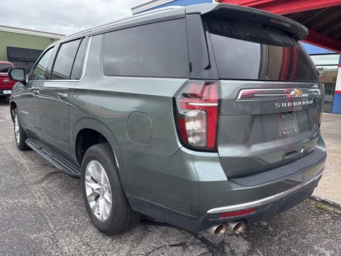 Used 2023 Chevrolet Suburban Premier AWD/4WD image 7