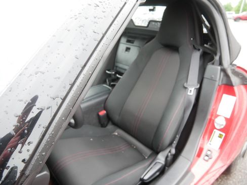 Used 2016 MAZDA MX-5 Miata Club RWD image 11