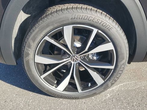 New 2026 Volkswagen Atlas Cross Sport SEL Premium R-Line image 5