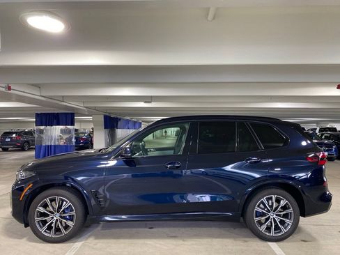 Used 2025 BMW X5 xDrive40i w/ M Sport Package AWD/4WD image 2