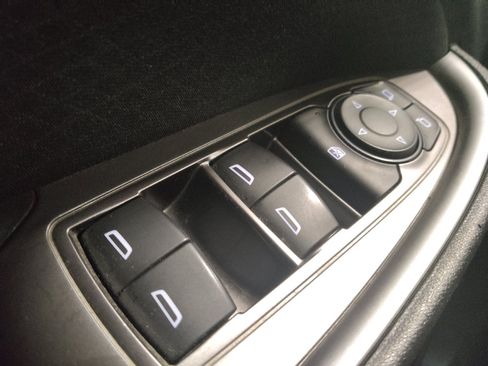 Used 2021 Chevrolet Malibu LS FWD image 27