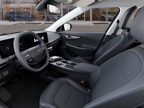 New 2025 Kia EV6 Light w/ Light LR Technology Package image 18