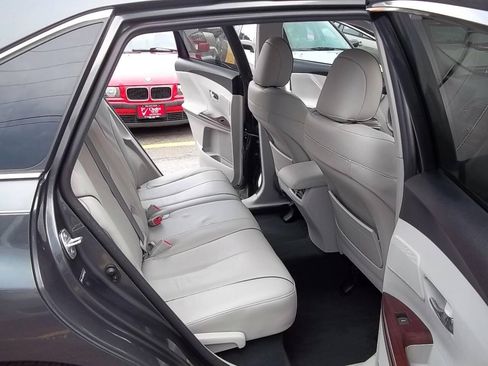 Used 2010 Toyota Venza w/ Premium Pkg #2 FWD image 12