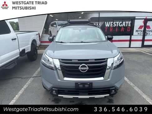 Used 2022 Nissan Pathfinder SL w/ Cargo Package AWD/4WD image 2
