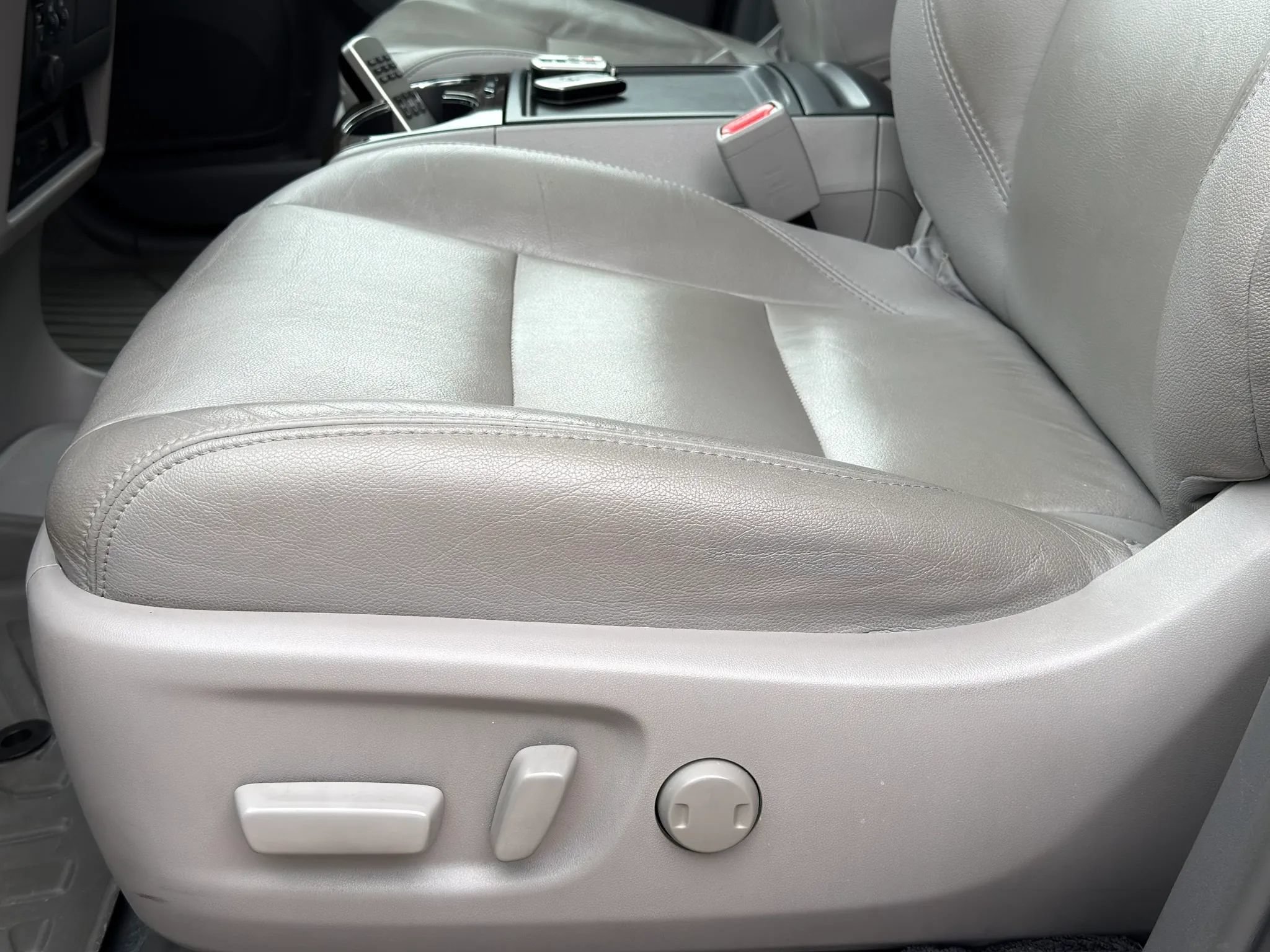 Used 2017 Toyota Sienna XLE Premium FWD image 28