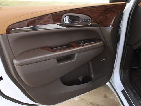 Used 2016 Buick Enclave Leather w/ Trailering Package image 11