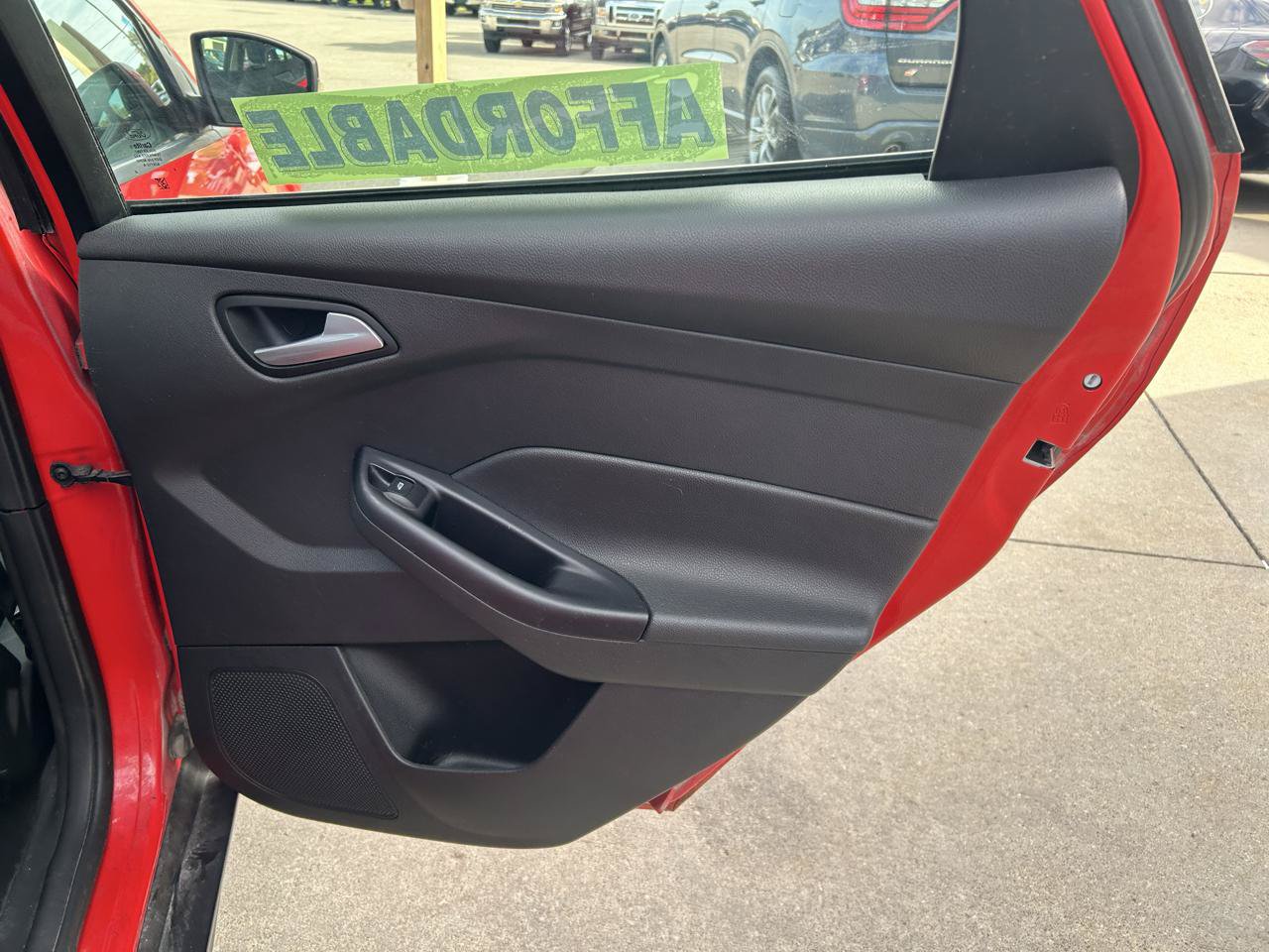 Used 2013 Ford Focus SE FWD image 15