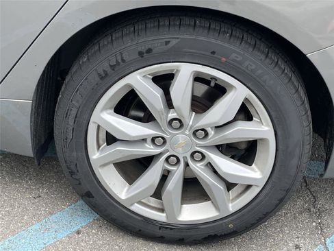 Used 2019 Chevrolet Impala LT w/ LT Convenience Package FWD image 11