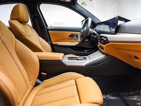 Used 2026 BMW 330i Sedan w/ Premium Package image 18