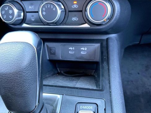 Used 2025 Nissan Kicks SV image 29