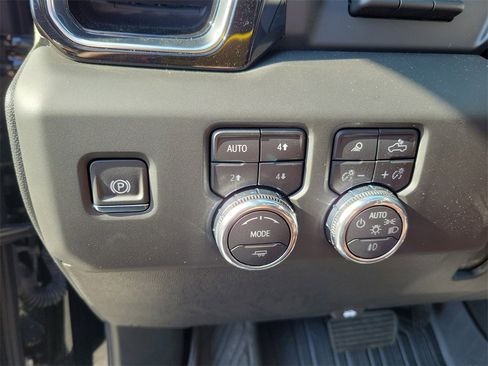 New 2025 GMC Sierra 3500 Denali Ultimate image 24