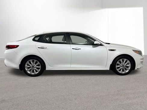 Used 2018 Kia Optima LX w/ 17" Alloy Wheels Package image 34
