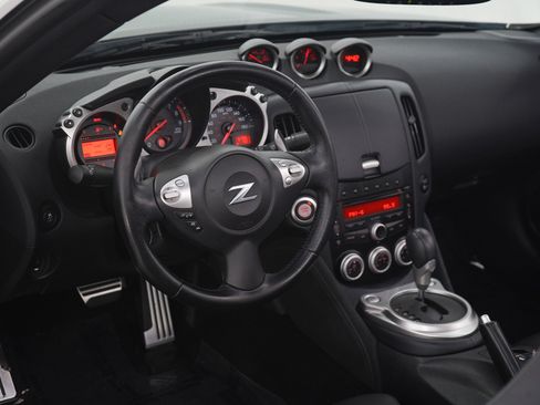 Used 2014 Nissan 370Z Touring w/ Sport Package RWD image 19
