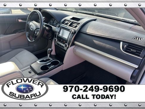 Used 2014 Toyota Camry L image 9