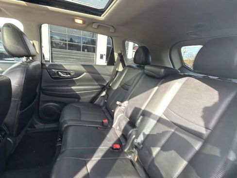 Used 2017 Nissan Rogue SL w/ SL Premium Package image 31