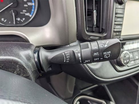 Used 2017 Toyota RAV4 Limited image 33