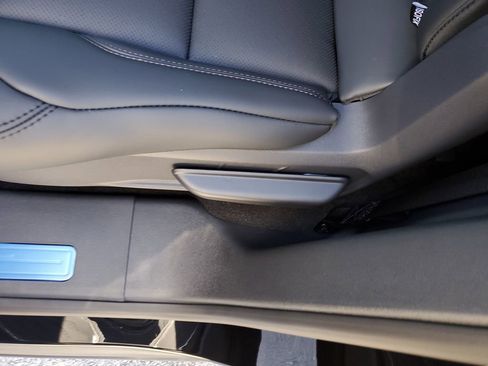 New 2026 Lincoln Nautilus Premier AWD/4WD image 12