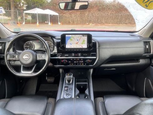 Used 2023 Nissan Pathfinder SL w/ SL Premium Package image 14