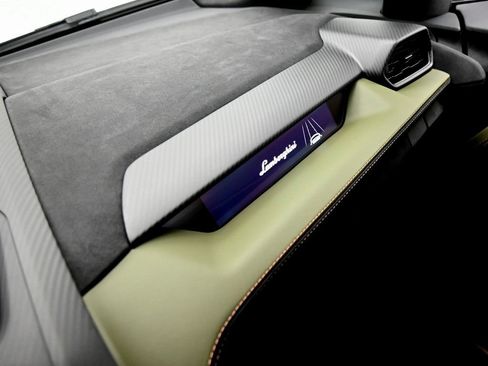 Used 2025 Lamborghini Revuelto AWD/4WD image 7