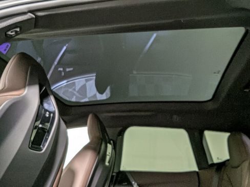 Used 2025 BMW iX xDrive50 w/ Premium Package image 12