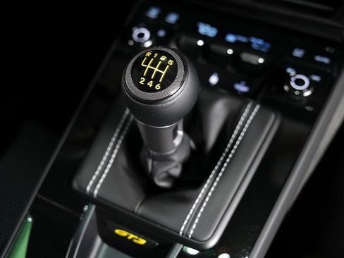 Certified 2025 Porsche 911 GT3 RWD image 18