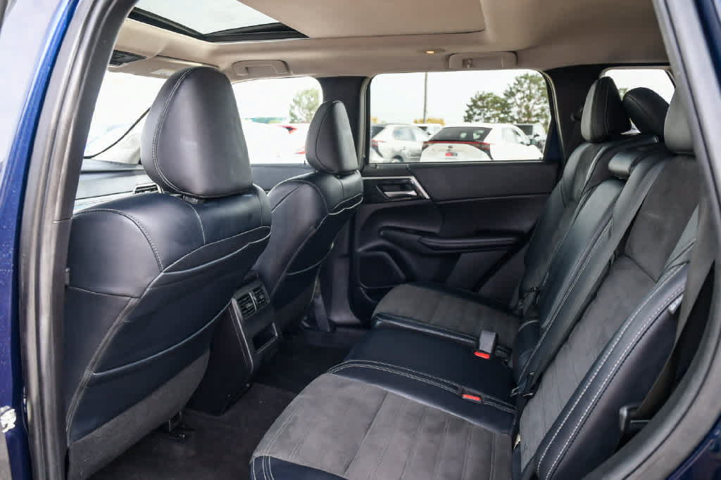 Used 2023 Mitsubishi Outlander SE FWD image 17