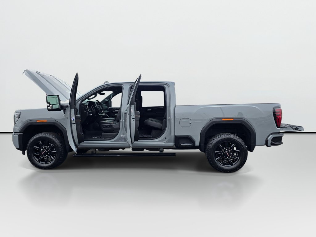 Used 2025 GMC Sierra 3500 AT4 w/ AT4 Premium Plus Package AWD/4WD image 11