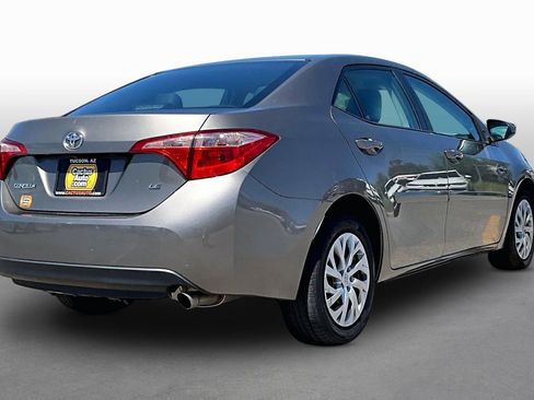 Used 2018 Toyota Corolla LE FWD image 2