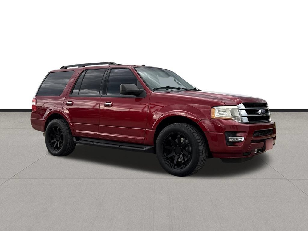 Used 2015 Ford Expedition XLT w/ Equipment Group 202A RWD image 3