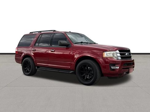 Used 2015 Ford Expedition XLT w/ Equipment Group 202A RWD image 3