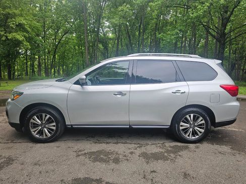Used 2020 Nissan Pathfinder SL AWD/4WD image 10