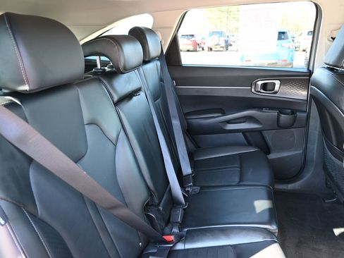 Used 2024 Kia Sorento S w/ Panoramic Sunroof Package image 22