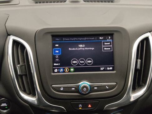 Used 2022 Chevrolet Equinox LT image 25