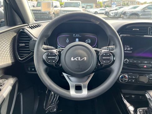 Used 2023 Kia Soul S FWD image 20