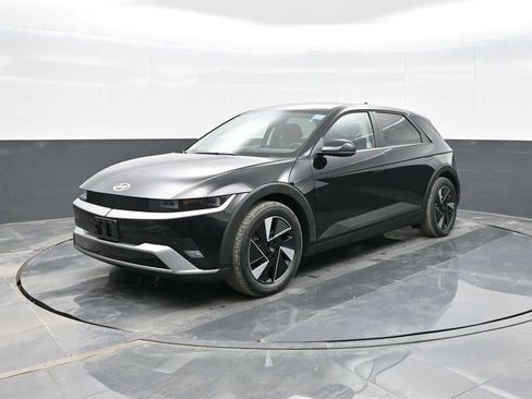 New 2025 Hyundai Ioniq 5 SE image 4