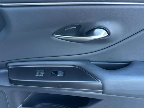 Certified 2019 Lexus ES 300h w/ Luxury Package image 21