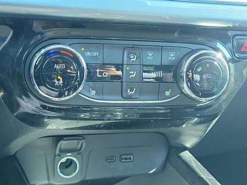 Used 2024 Chevrolet Trax LT w/ Driver Confidence Package FWD image 30