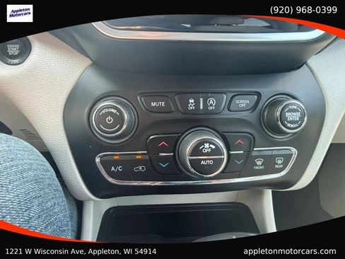 Used 2019 Jeep Cherokee Limited w/ Technology Group AWD/4WD image 27