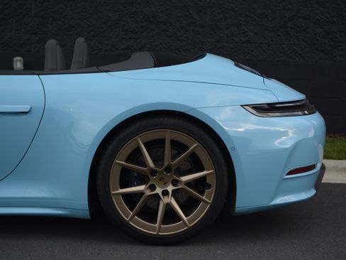 Certified 2025 Porsche 911 Carrera RWD image 34
