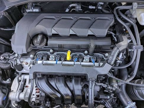 Used 2025 Hyundai Venue SEL FWD image 34