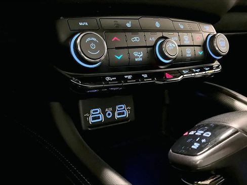 Used 2022 Dodge Durango GT AWD/4WD image 16