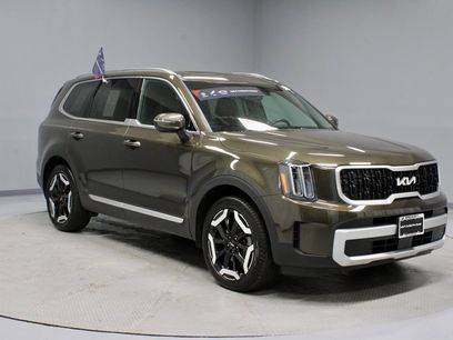Used 2024 Kia Telluride EX w/ EX Captain's Chair Package