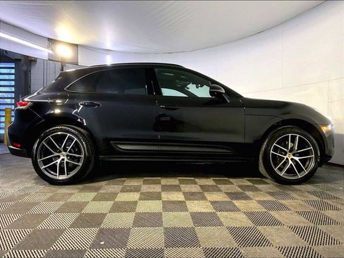 Certified 2025 Porsche Macan image 8